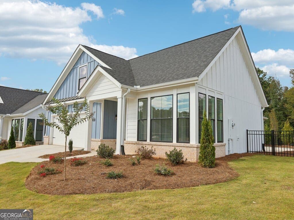 3 bedroom, 3 bathroom, 2,057 sq ft single family residence for sale at 200 Persimmon Drive, Holly Springs, GA 30115 — photo 6