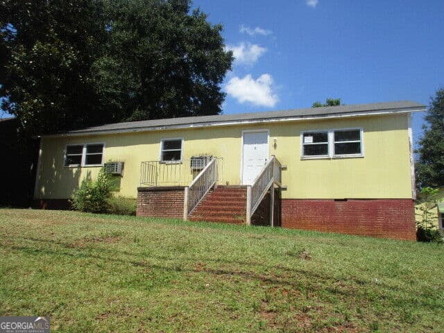 4 bedroom, 3 bathroom, 1,532 sq ft single family residence for sale at 505 E Main Street, Thomaston, GA 30286 — photo 1 of 15