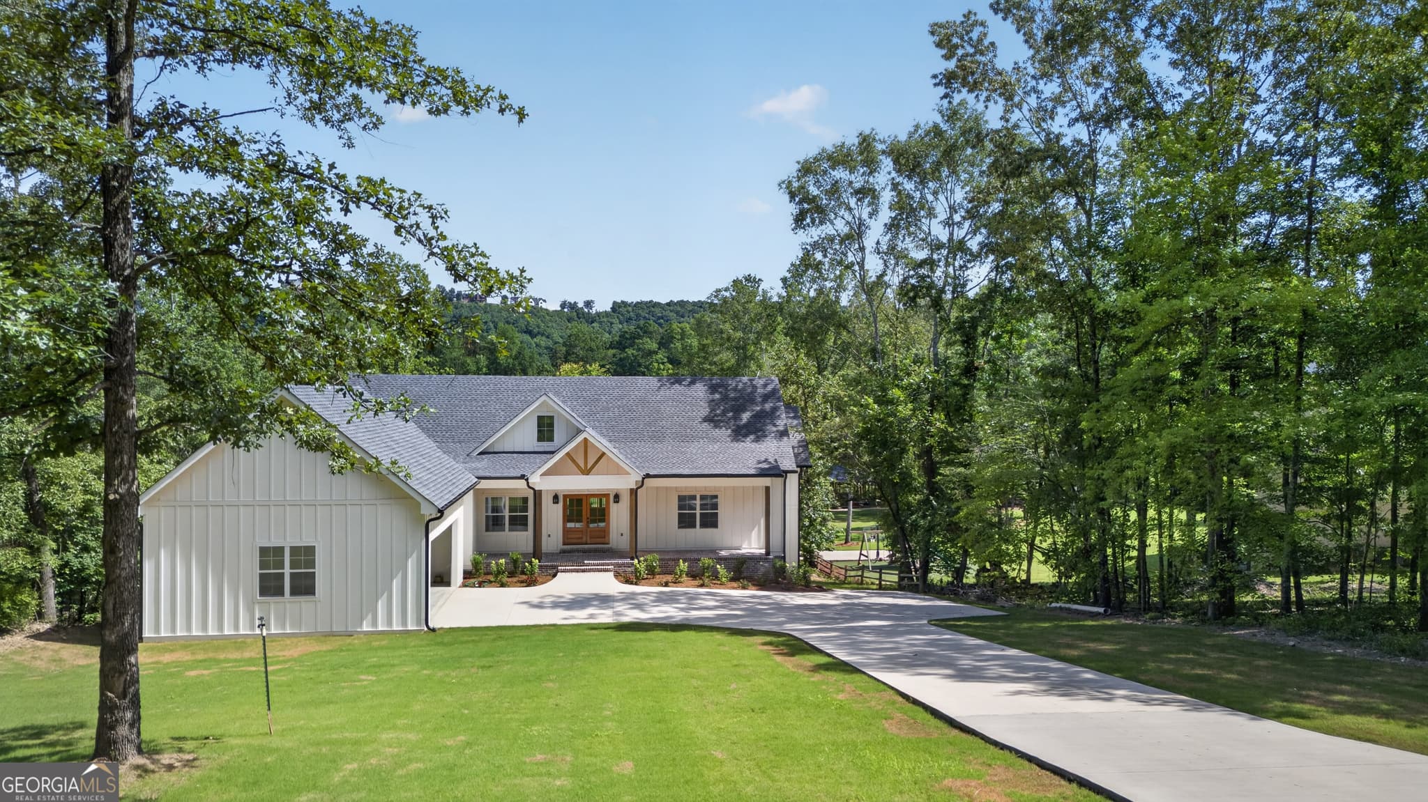 5 bedroom, 3.5 bathroom, 3,452 sq ft single family residence for sale at 105 County Road 764, Cedar Bluff, AL 35959