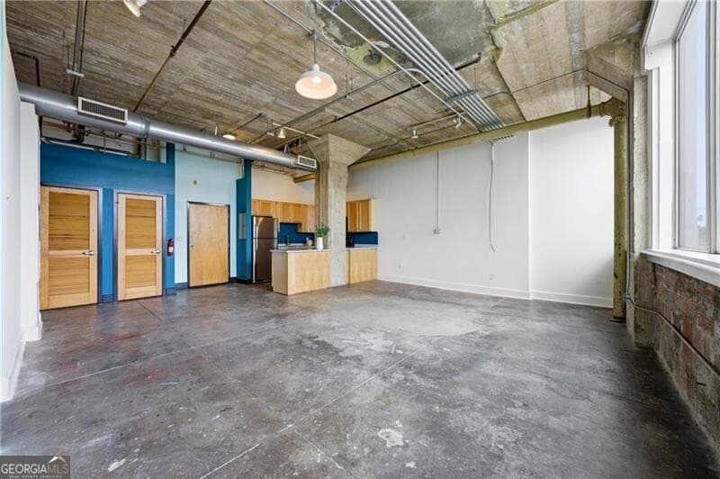 1 bedroom, 1 bathroom, 1,085 sq ft loft,condominium for sale at 505 Whitehall Street 203, Atlanta, GA 30303 — photo 4