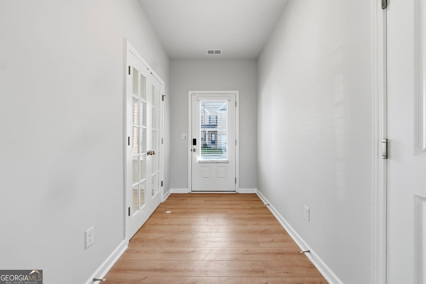 4 bedroom, 2.5 bathroom, 2,714 sq ft single family residence for rent at 1877 Mitchell Farm Court, Grayson, GA 30017 for $2,595 a month — photo 3