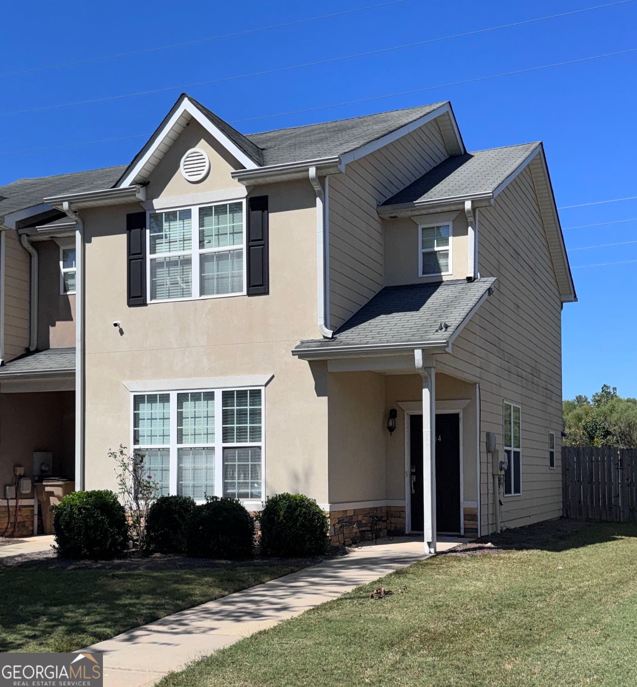 3 bedroom, 2.5 bathroom, 1,470 sq ft townhouse for rent at 304 Commons Drive, Jonesboro, GA 30236 for $1,750 a month — photo 1 of 22