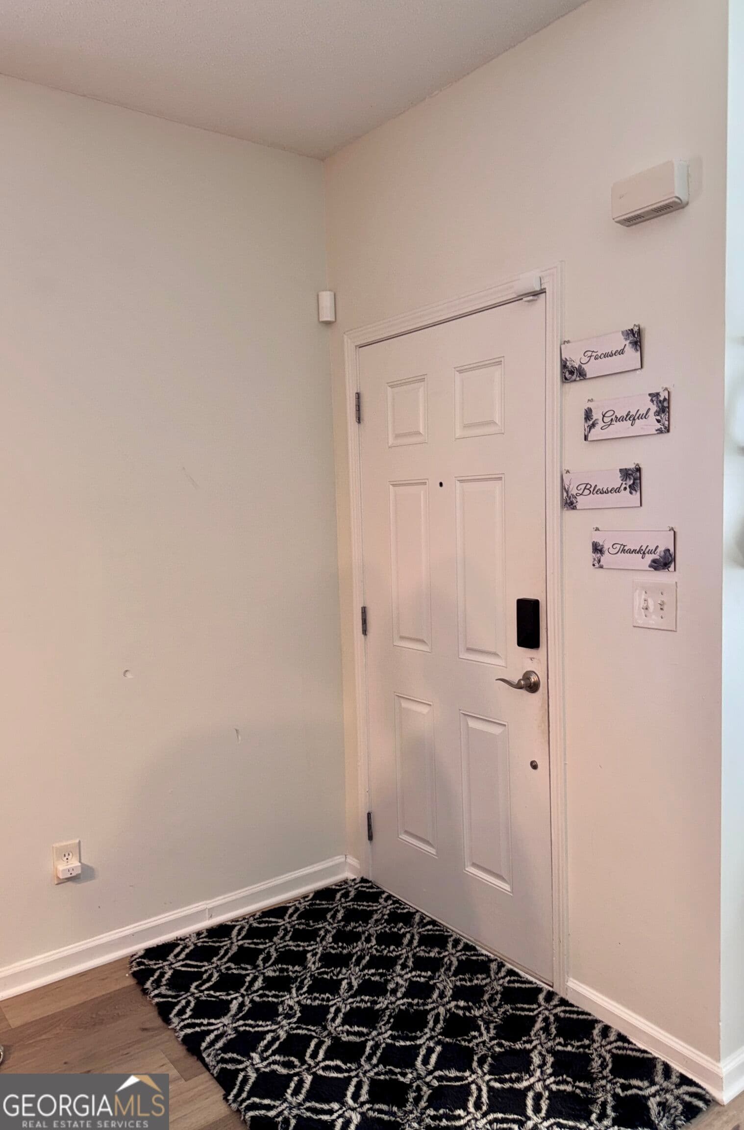 3 bedroom, 2.5 bathroom, 1,470 sq ft townhouse for rent at 304 Commons Drive, Jonesboro, GA 30236 for $1,750 a month — photo 4