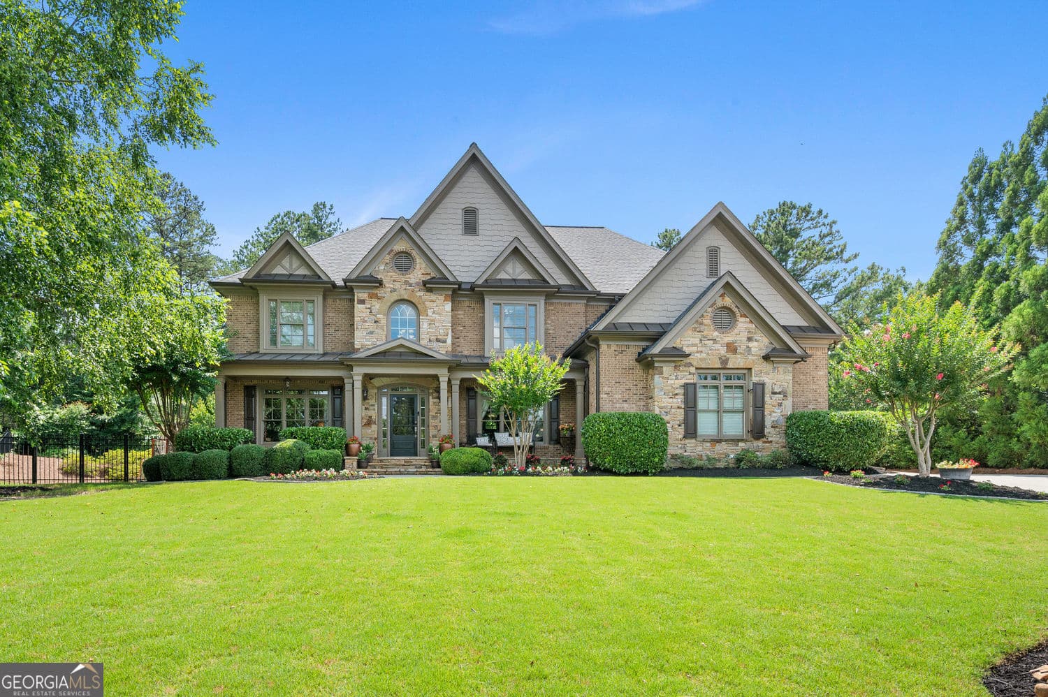 6 bedroom, 5 bathroom, 5,020 sq ft single family residence for sale at 125 Ridge View Court, Acworth, GA 30101 — photo 1 of 75