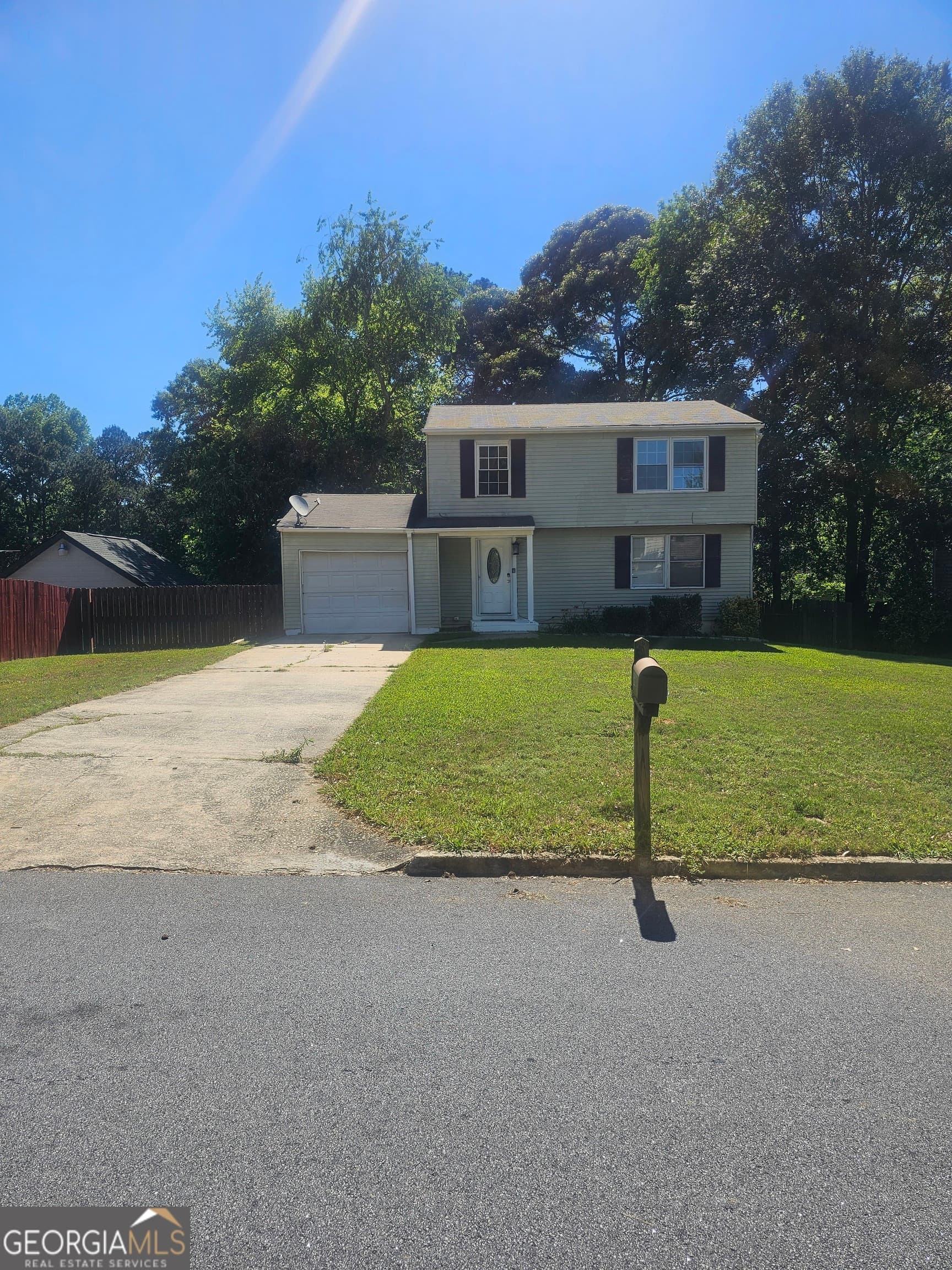5 bedroom, 2.5 bathroom, 1,512 sq ft single family residence for sale at 6642 Doublegate Lane, Rex, GA 30273 — photo 2