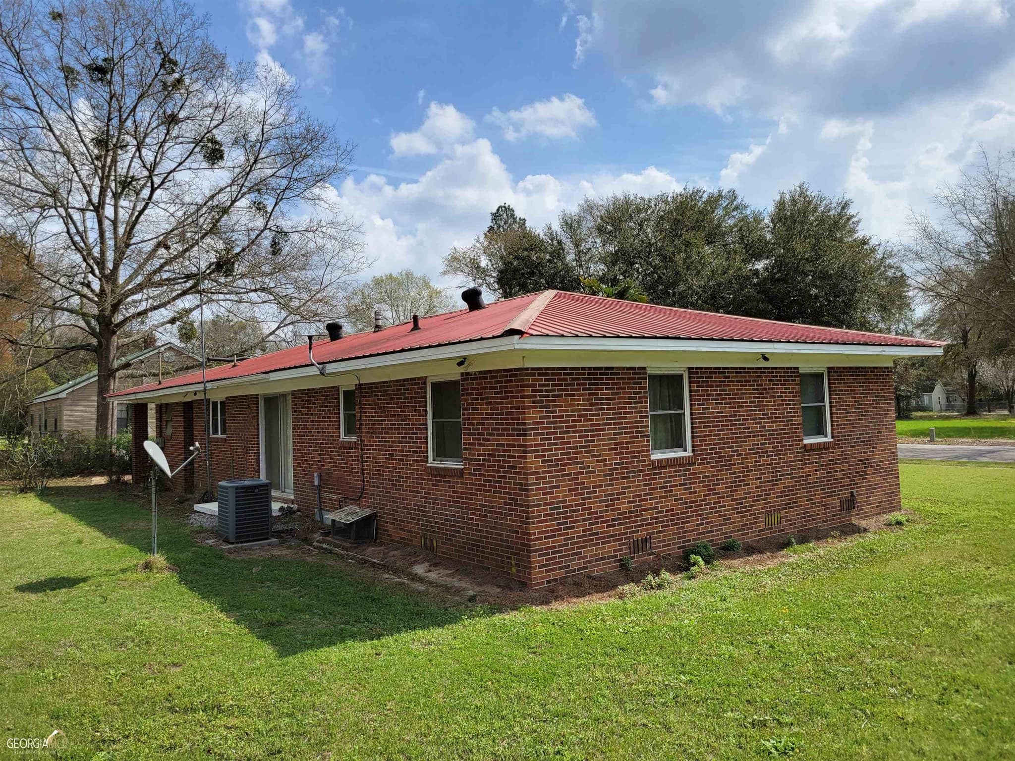 3 bedroom, 2 bathroom, 1,426 sq ft single family residence for sale at 378 Mary Street, Midville, GA 30441 — photo 4