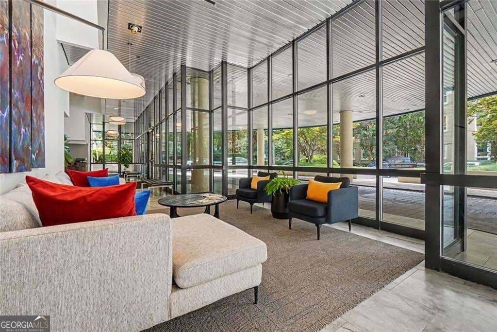 2 bedroom, 2 bathroom, 1,110 sq ft condominium for sale at 1130 Piedmont Avenue 1610, Atlanta, GA 30309 — photo 2