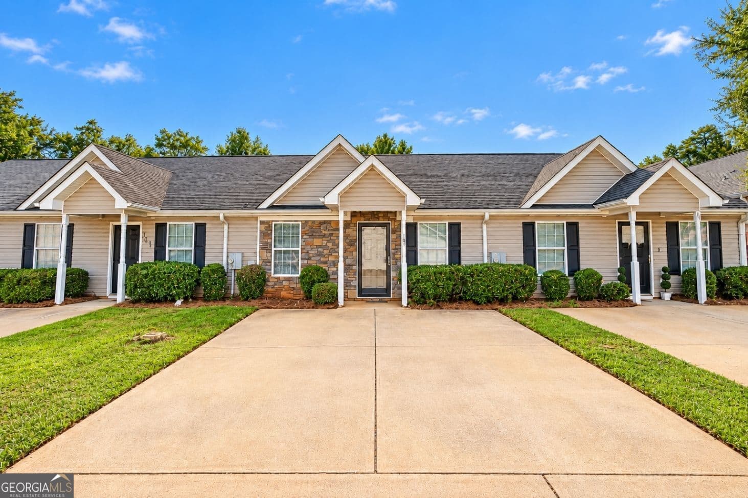 2 bedroom, 2 bathroom townhouse for rent at 163 Harvest Court 163, Milledgeville, GA 31061 for $1,310 a month — photo 1 of 1