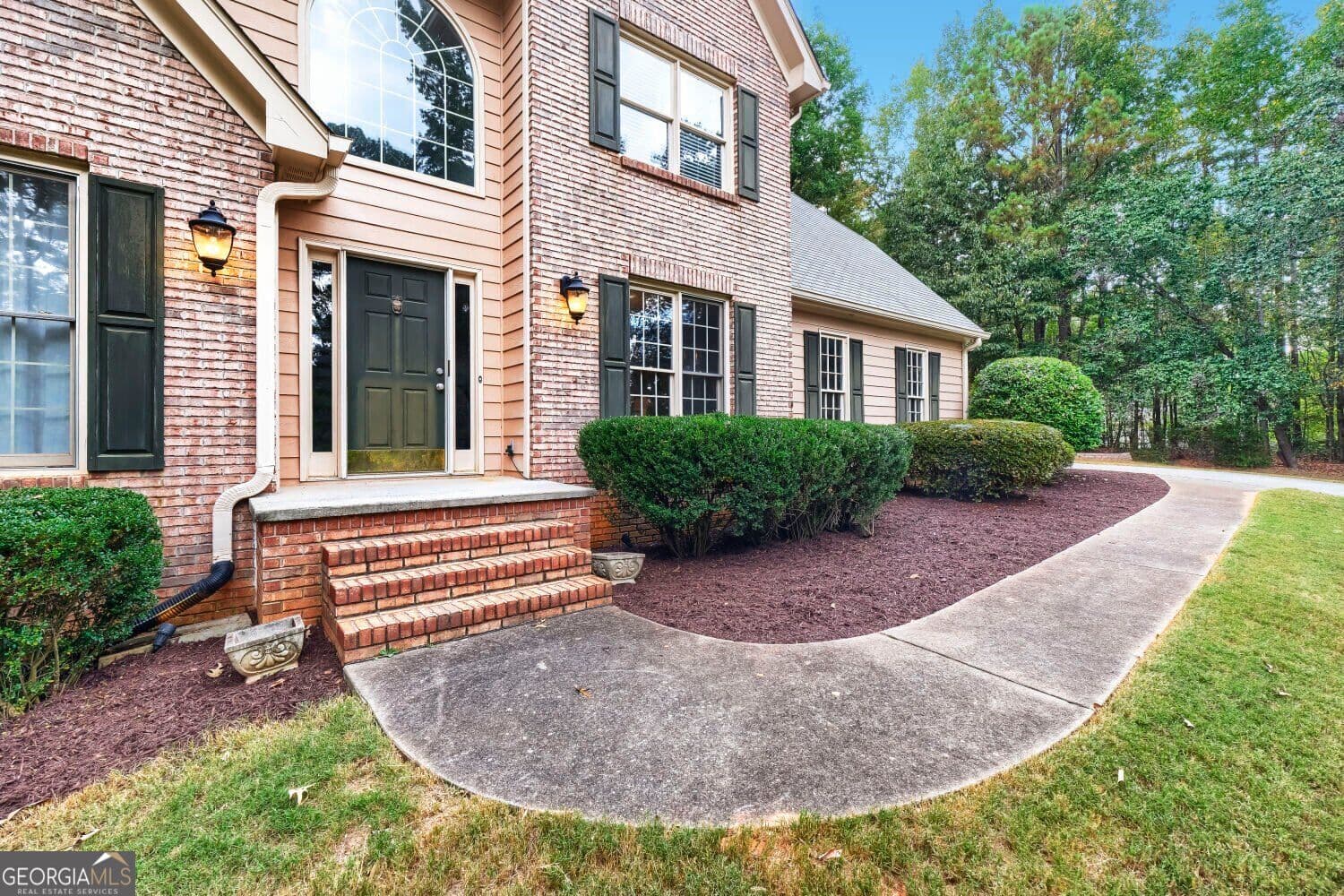 5 bedroom, 2.5 bathroom, 2,528 sq ft single family residence for sale at 549 Lester Road, Fayetteville, GA 30215 — photo 2