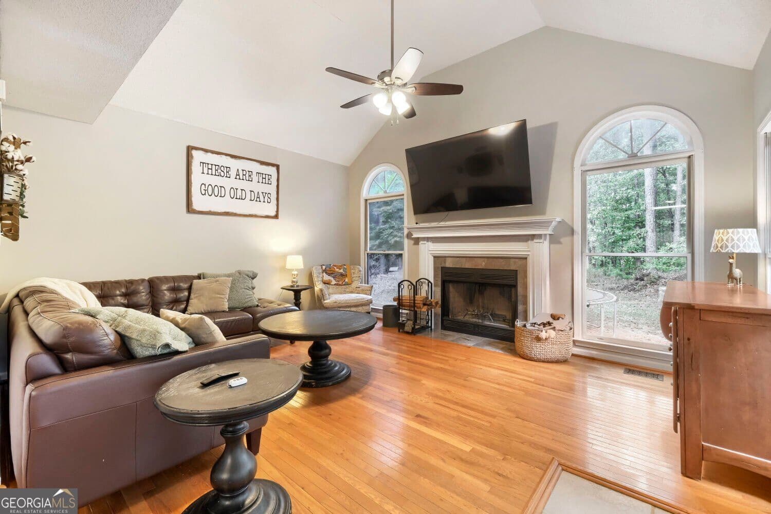 5 bedroom, 2.5 bathroom, 2,528 sq ft single family residence for sale at 549 Lester Road, Fayetteville, GA 30215 — photo 4