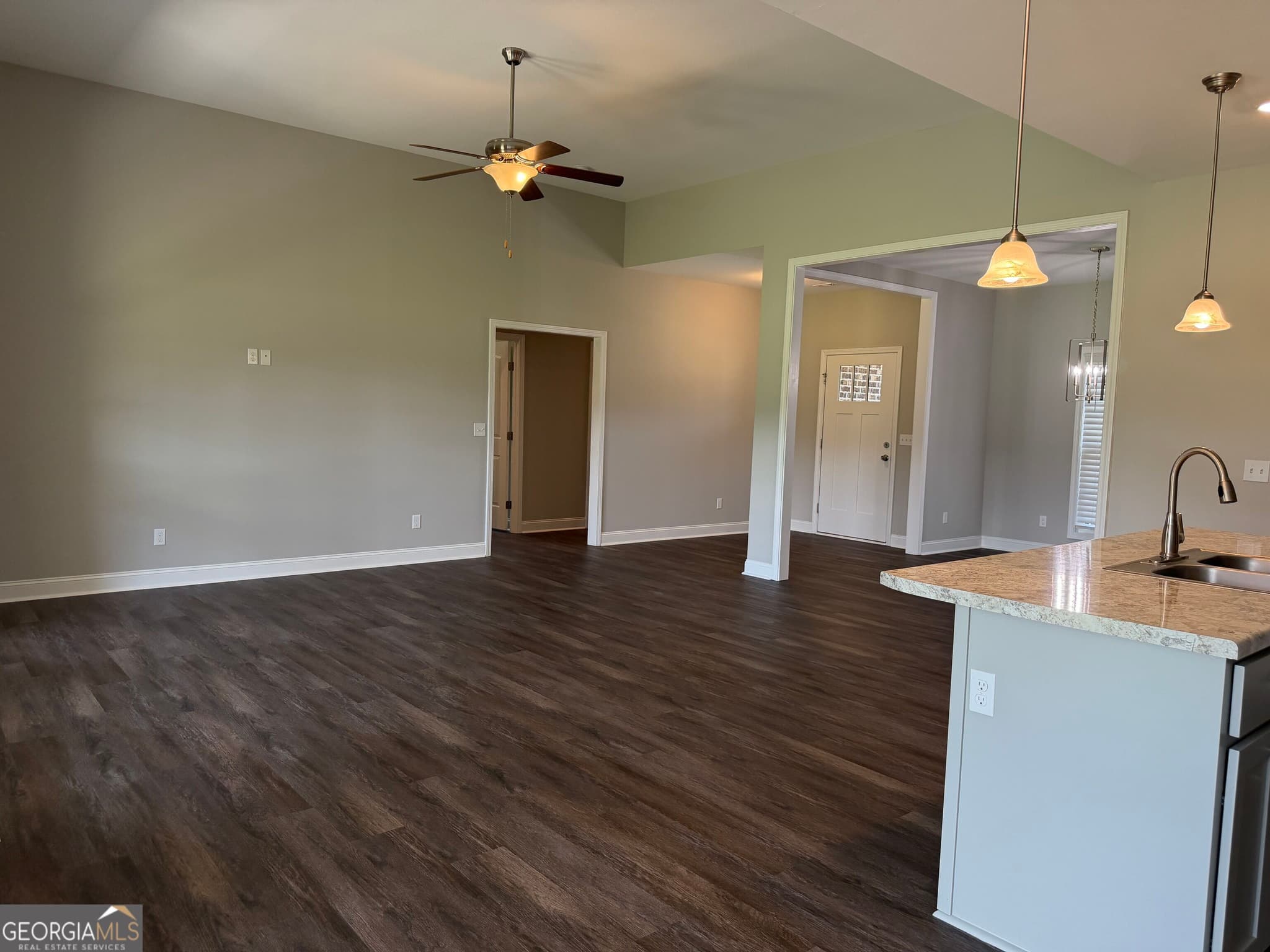 4 bedroom, 2 bathroom, 1,914 sq ft single family residence under contract at 418 Autumn Avenue, Statesboro, GA 30458 — photo 6