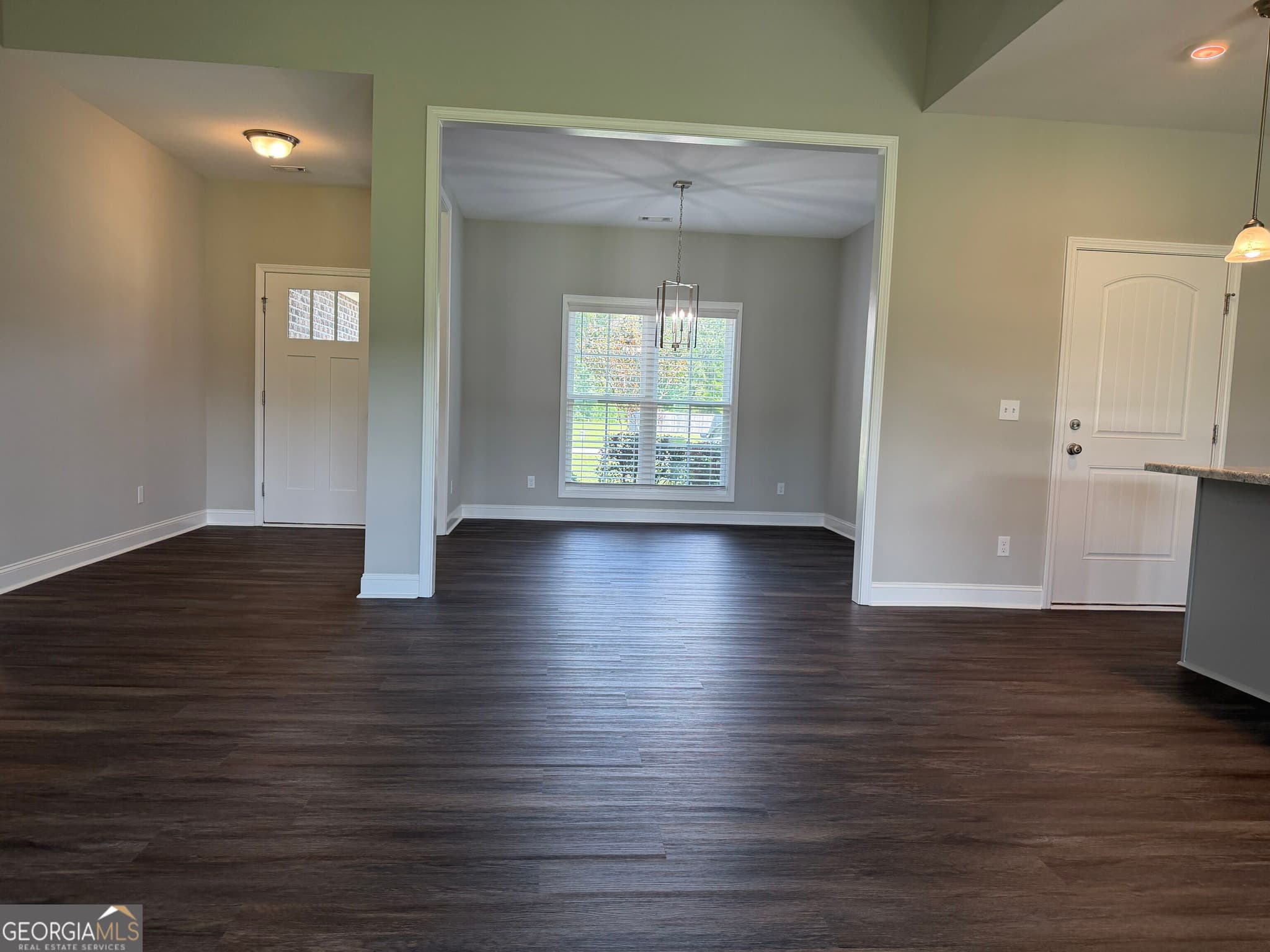 4 bedroom, 2 bathroom, 1,914 sq ft single family residence under contract at 418 Autumn Avenue, Statesboro, GA 30458 — photo 8