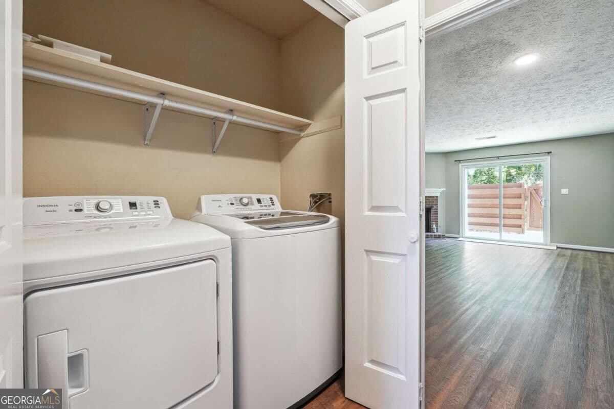 2 bedroom, 2.5 bathroom, 1,260 sq ft townhouse for rent at 2962 Webb Bridge Road, Alpharetta, GA 30009 for $2,000 a month — photo 9