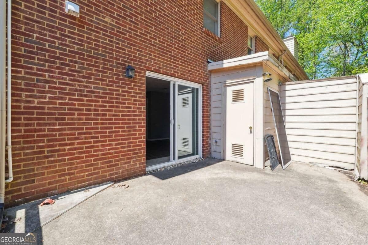 2 bedroom, 2.5 bathroom, 1,260 sq ft townhouse for rent at 2962 Webb Bridge Road, Alpharetta, GA 30009 for $2,000 a month — photo 10