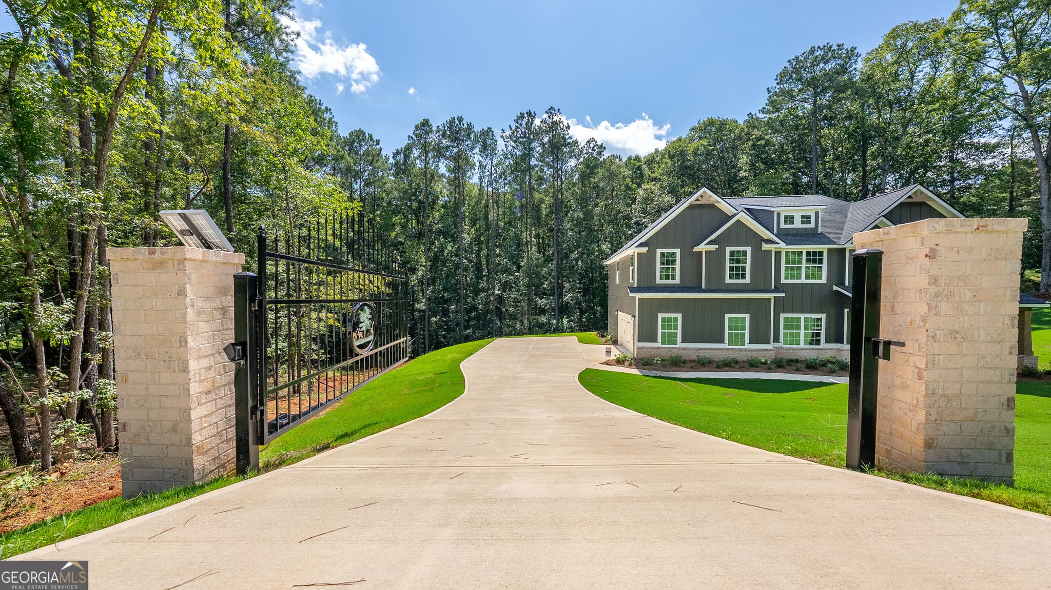 4 bedroom, 2.5 bathroom, 2,778 sq ft single family residence under contract at 38 Oak Ridge Drive 26, Waverly Hall, GA 31831 — photo 2