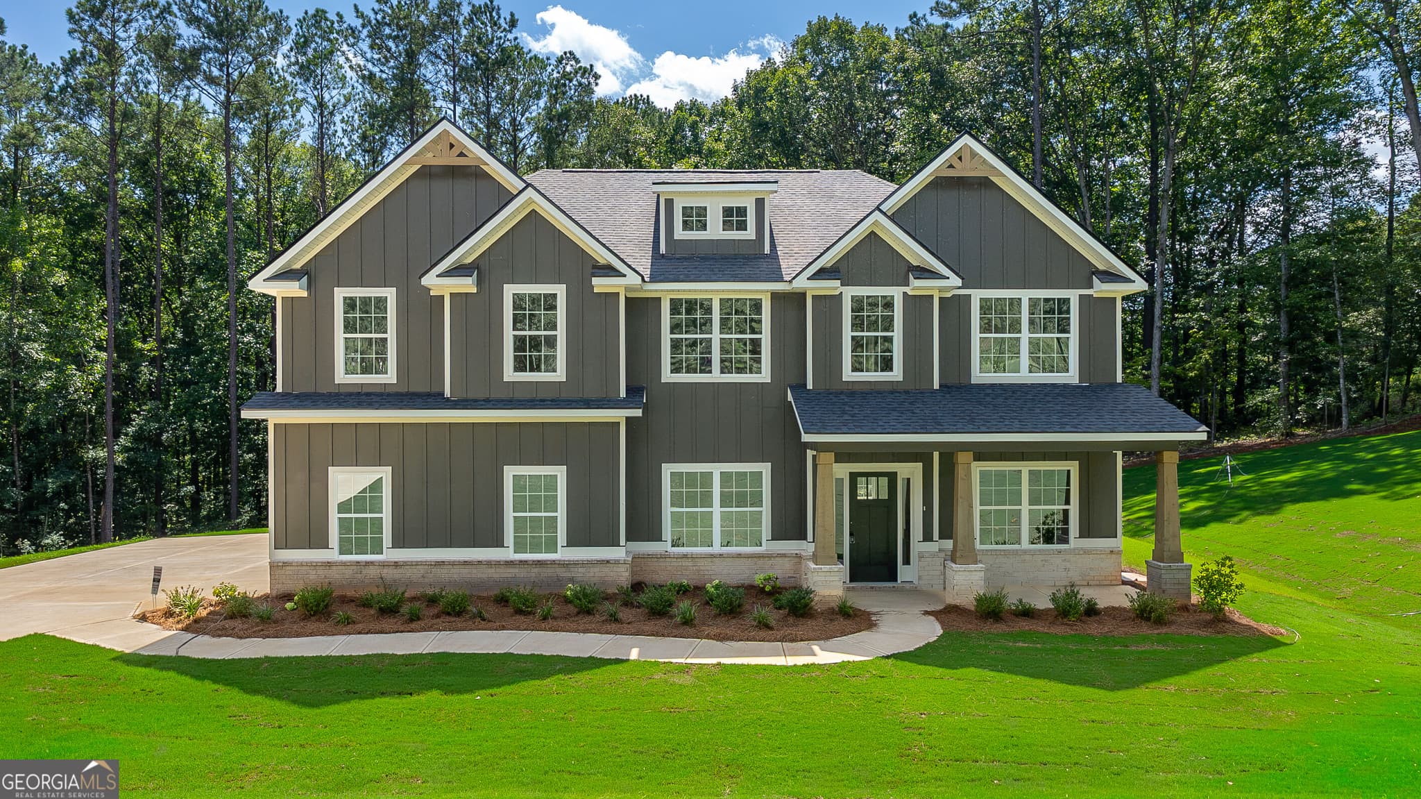 4 bedroom, 2.5 bathroom, 2,778 sq ft single family residence under contract at 38 Oak Ridge Drive 26, Waverly Hall, GA 31831