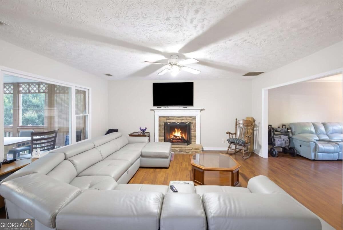 7 bedroom, 3.5 bathroom, 3,772 sq ft single family residence for sale at 1920 Westover Lane, Kennesaw, GA 30152 — photo 8