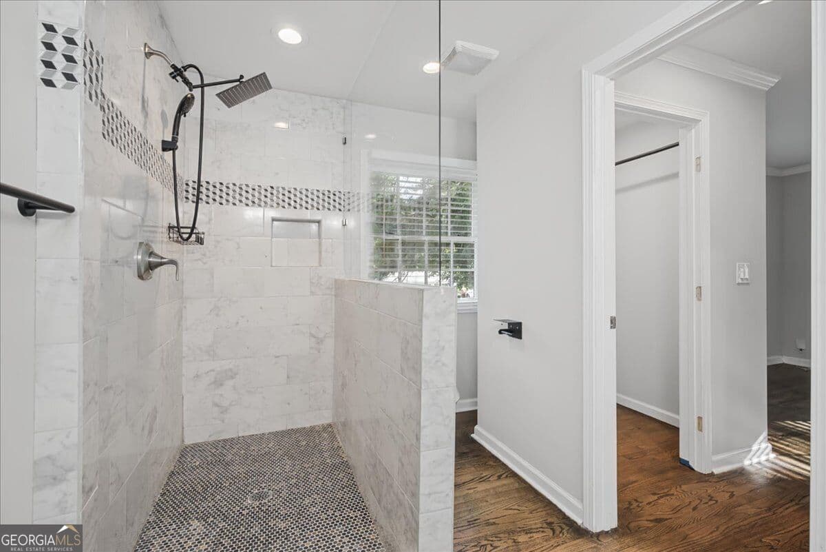 2 bedroom, 3 bathroom, 1,958 sq ft single family residence for sale at 2844 Oldknow Drive, Atlanta, GA 30318 — photo 10