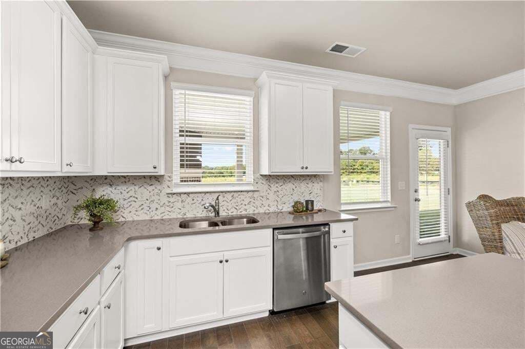 4 bedroom, 2.5 bathroom, 2,506 sq ft single family residence for sale at 8865 McKaskey Lane, Ball Ground, GA 30107 — photo 9