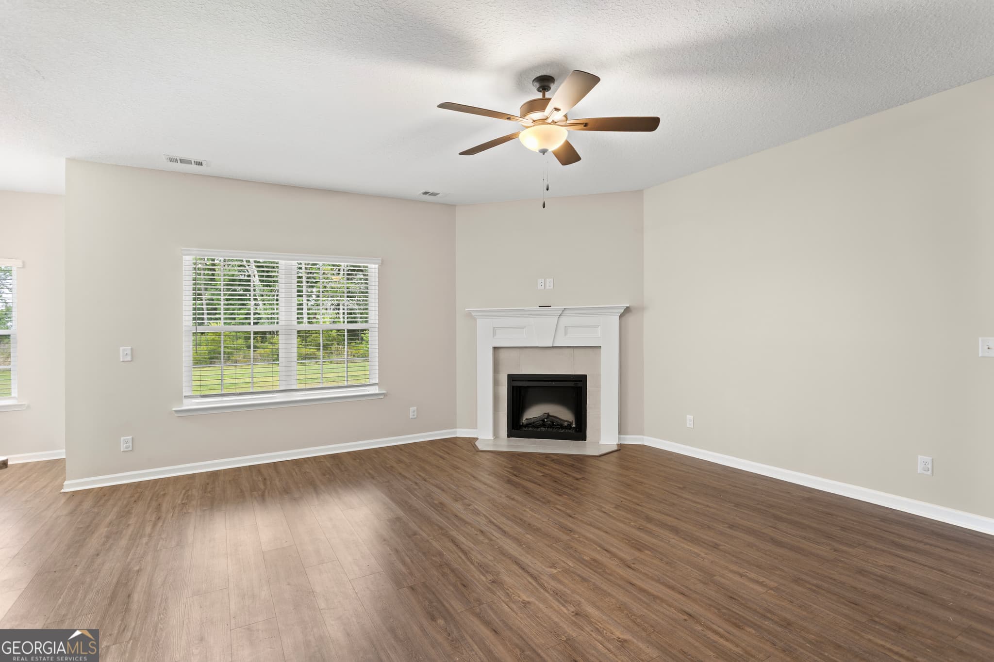 4 bedroom, 3 bathroom, 1,970 sq ft single family residence for sale at 134 Sunflower Circle, Ludowici, GA 31316 — photo 5