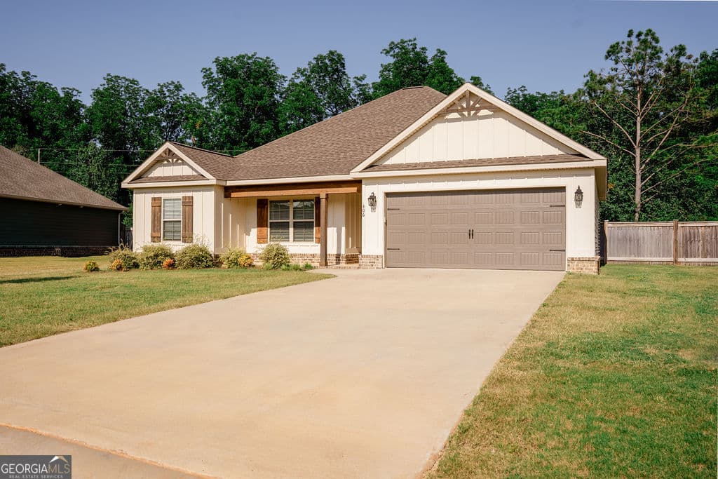 4 bedroom, 2 bathroom, 1,688 sq ft single family residence for sale at 406 New Hope Drive, Perry, GA 31069 — photo 3