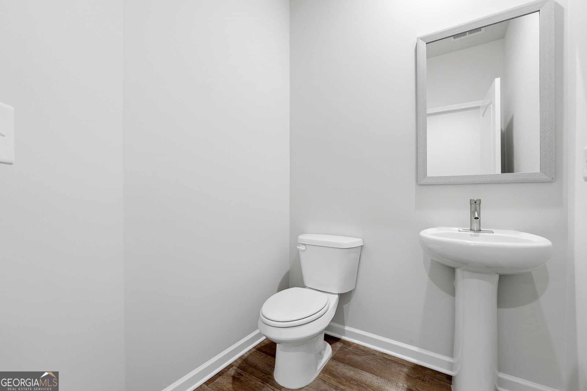 3 bedroom, 2.5 bathroom, 1,805 sq ft townhouse for sale at 3639 PARKWAY JAMES Drive, Snellville, GA 30039 — photo 8