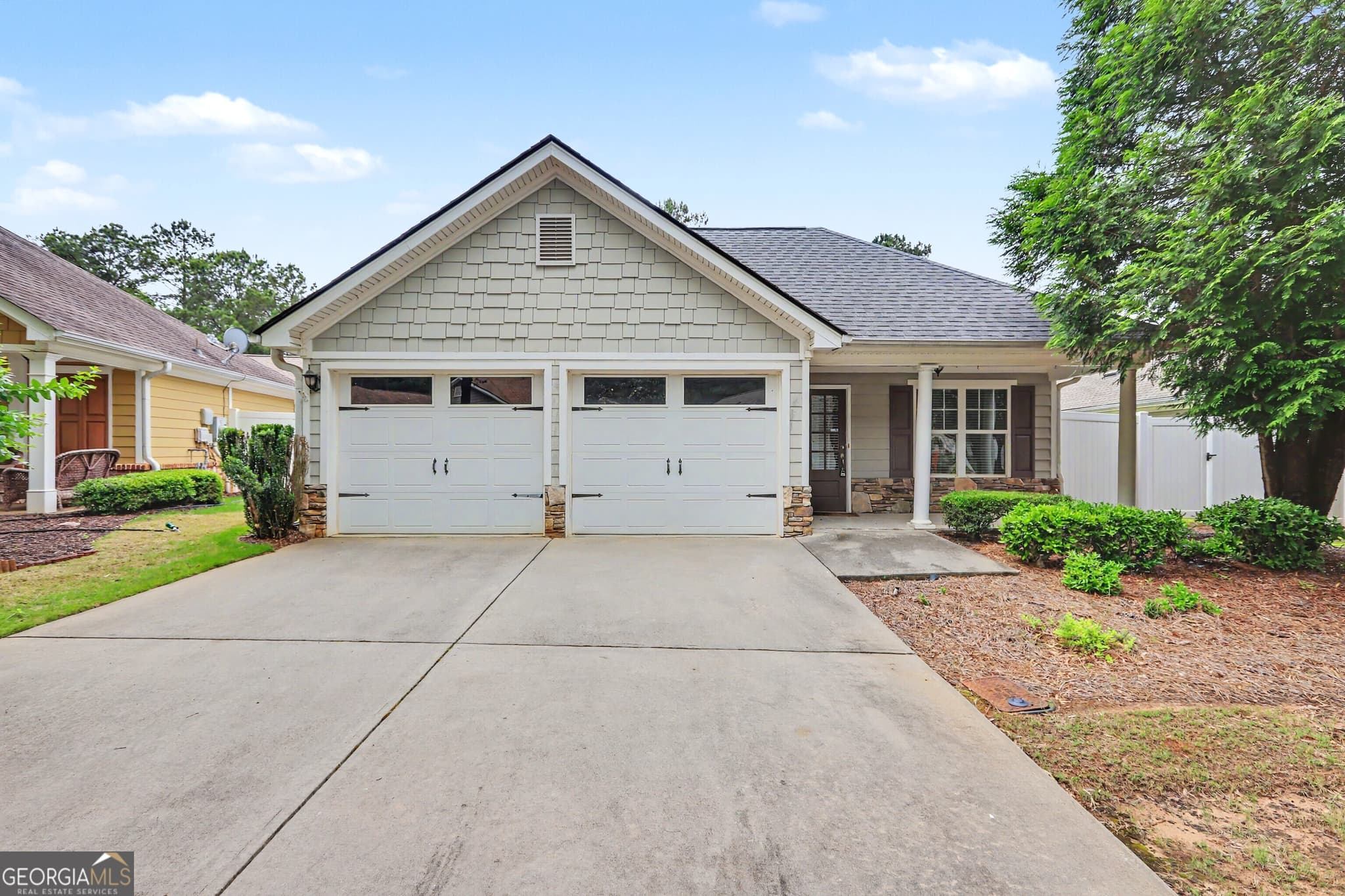 3 bedroom, 2 bathroom, 1,742 sq ft single family residence sold at 156 Cottage Club Drive, Locust Grove, GA 30248