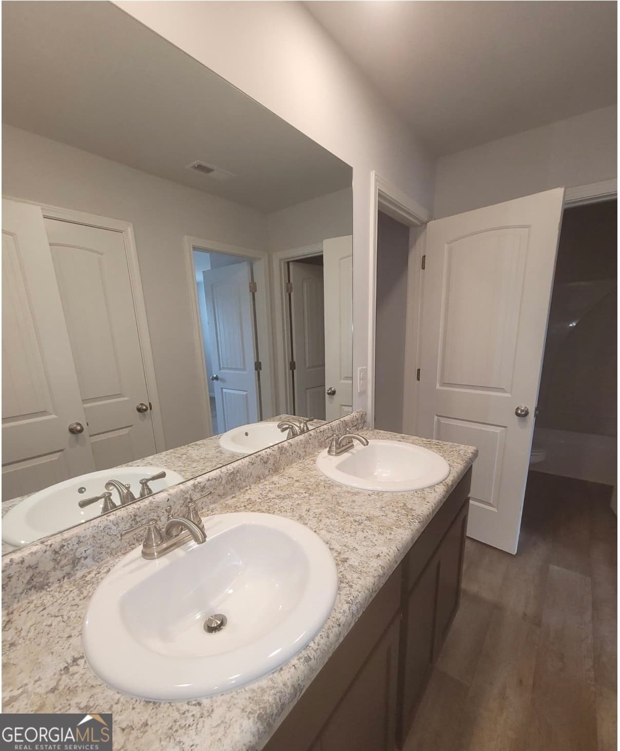 4 bedroom, 3.5 bathroom, 2,700 sq ft single family residence for sale at 1100 Bluecoat Circle, Hampton, GA 30228 — photo 5