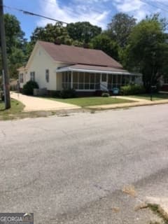 3 bedroom, 1 bathroom, 1,600 sq ft single family residence for sale at 611 South 4th. Street, Lanett, AL 36863