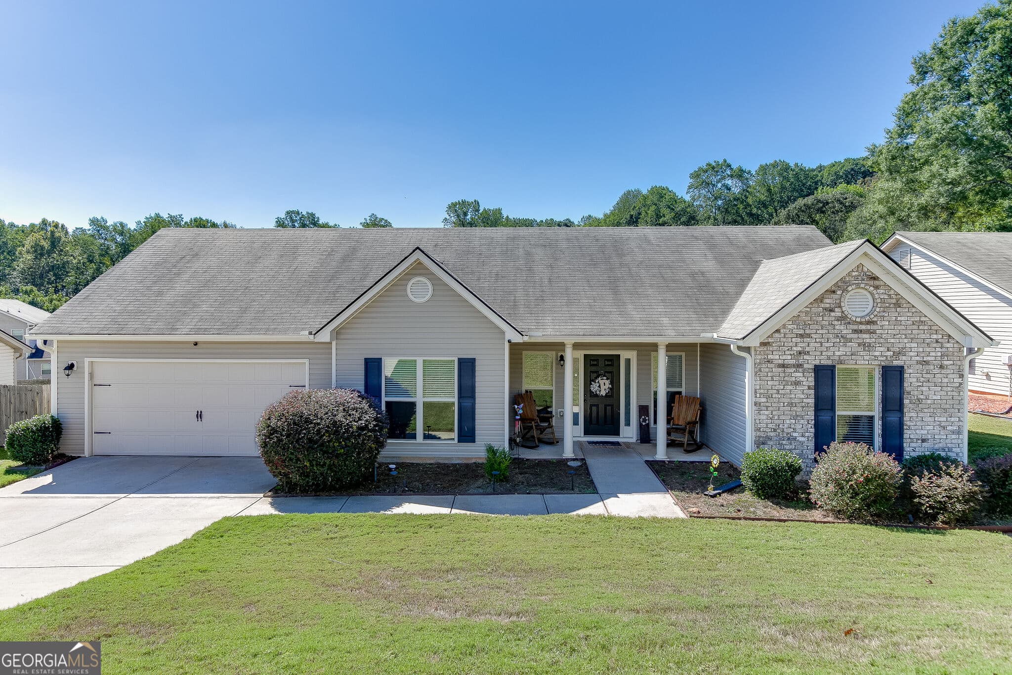 3 bedroom, 2 bathroom, 1,680 sq ft single family residence for sale at 128 Waterford Glen Drive, Lula, GA 30554 — photo 2