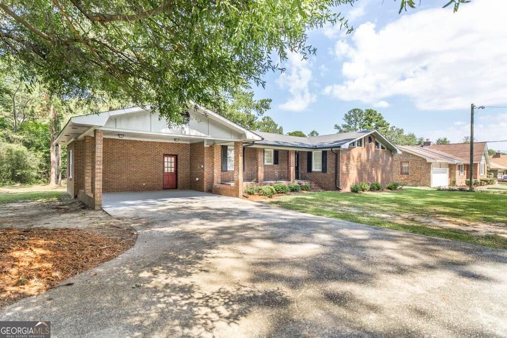 3 bedroom, 2 bathroom, 1,705 sq ft single family residence for sale at 3878 Hitchcock Road, Macon, GA 31217 — photo 5