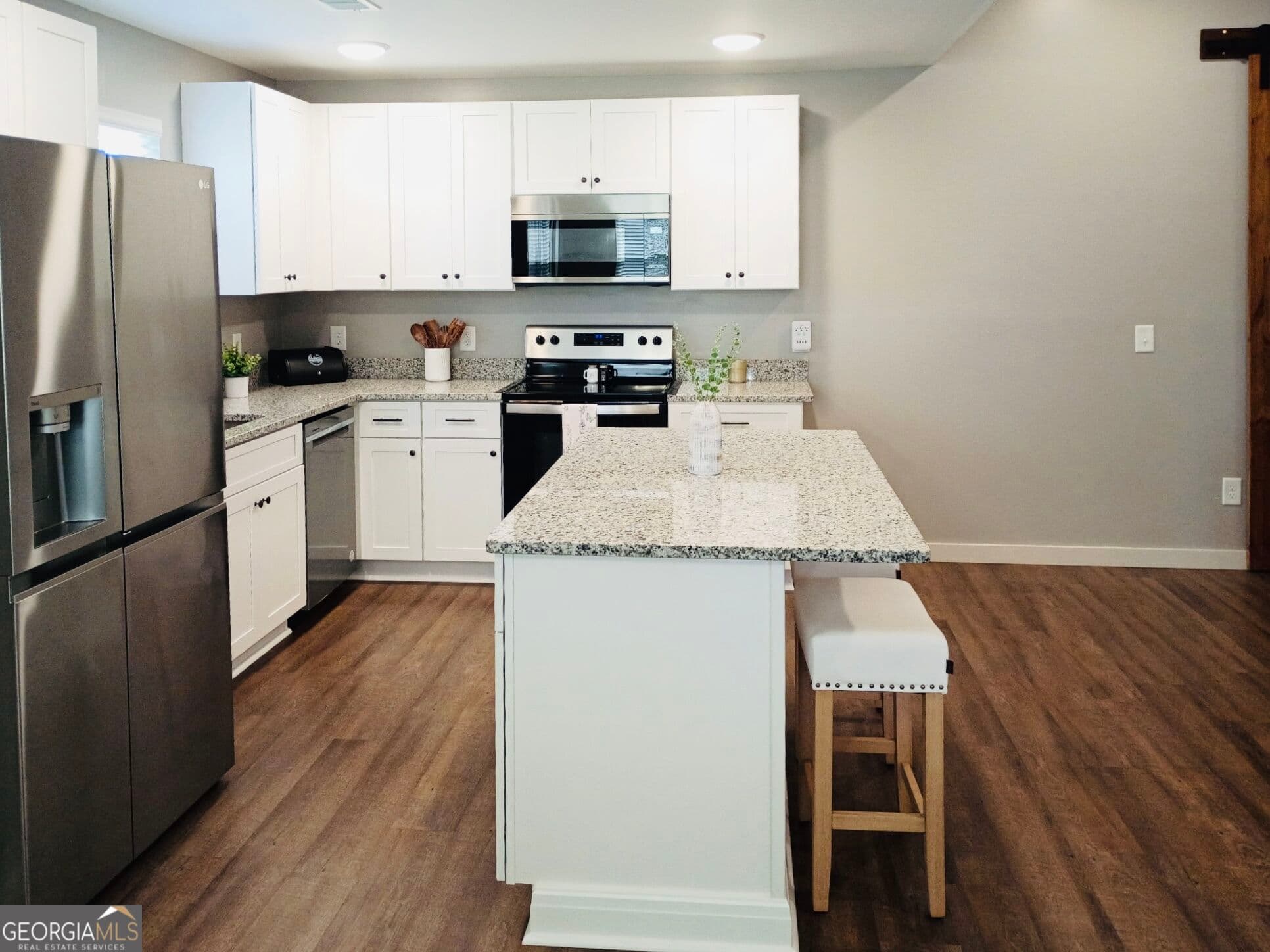 3 bedroom, 2 bathroom, 1,543 sq ft single family residence for sale at 65 Cole Drive, Hawkinsville, GA 31036 — photo 7