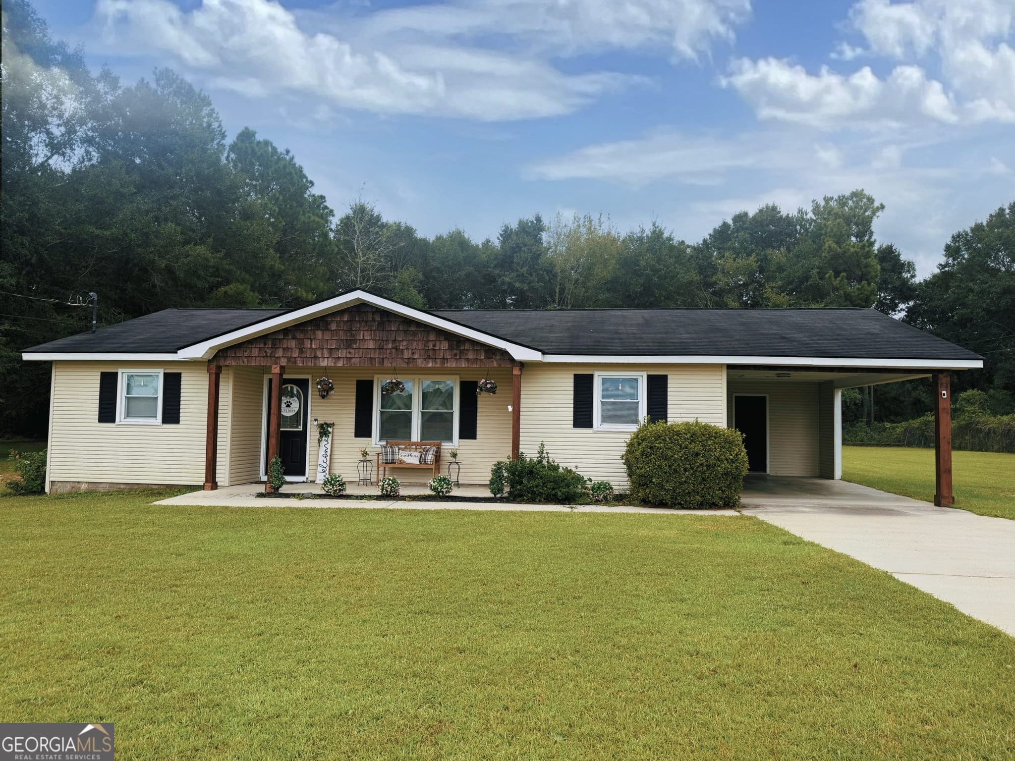 3 bedroom, 2 bathroom, 1,264 sq ft single family residence for sale at 320 Langston Road, Perry, GA 31069