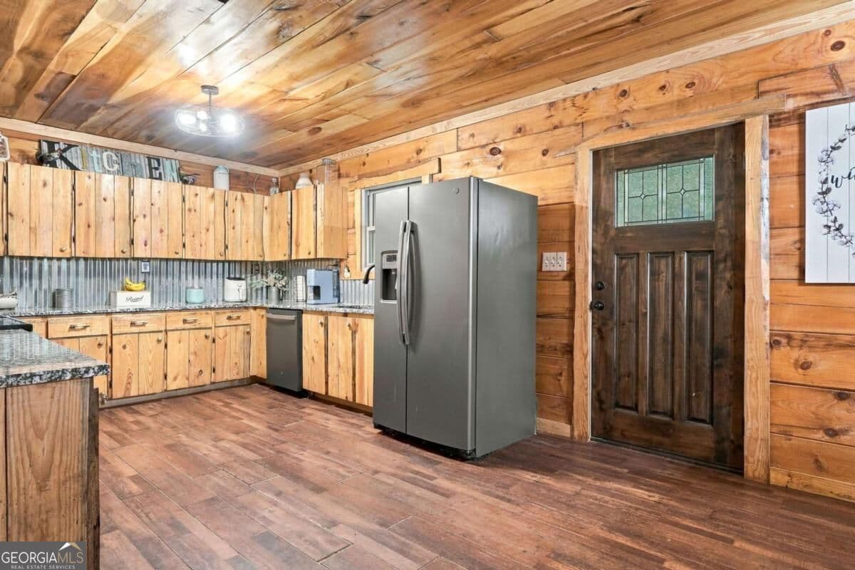 5 bedroom, 2.5 bathroom, 2,220 sq ft cabin,single family residence for sale at 445 Browning Road, Fairmount, GA 30139 — photo 10