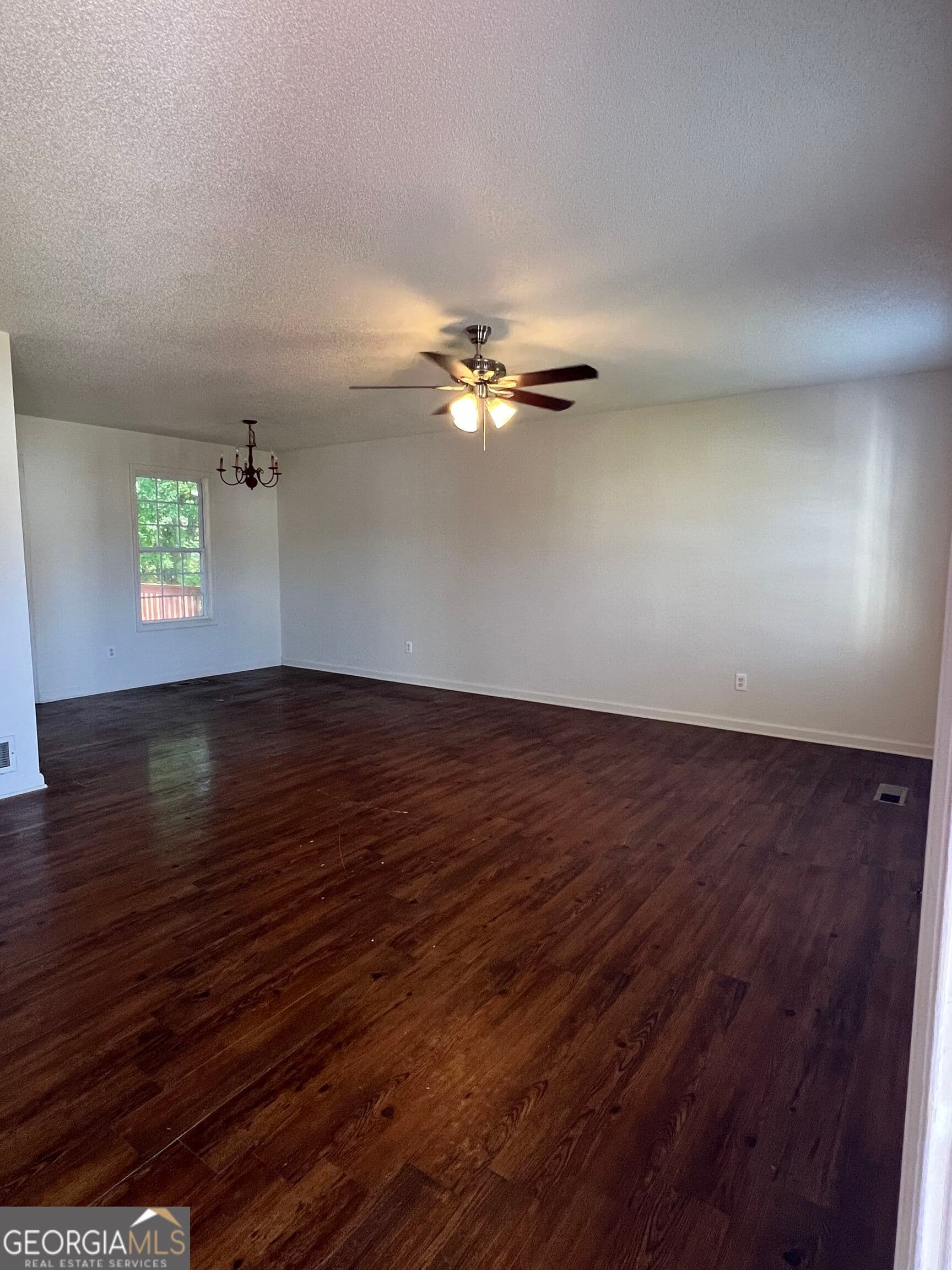 3 bedroom, 2 bathroom, 1,228 sq ft single family residence for rent at 305 River Trace Drive, Villa Rica, GA 30180 for $1,700 a month — photo 2