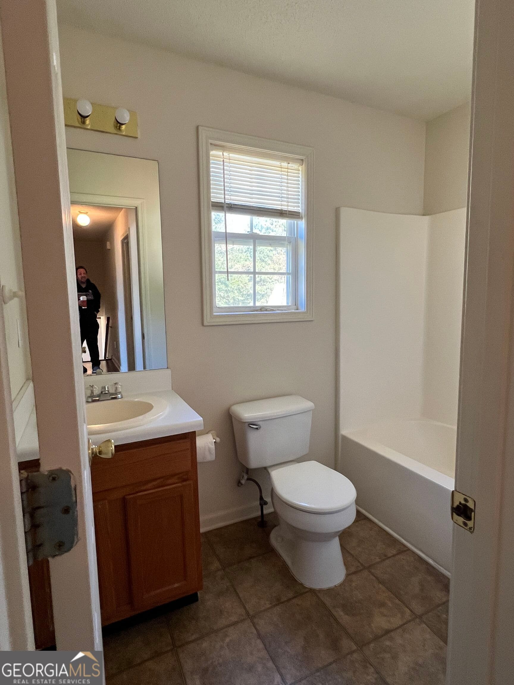 3 bedroom, 2 bathroom, 1,228 sq ft single family residence for rent at 305 River Trace Drive, Villa Rica, GA 30180 for $1,700 a month — photo 9