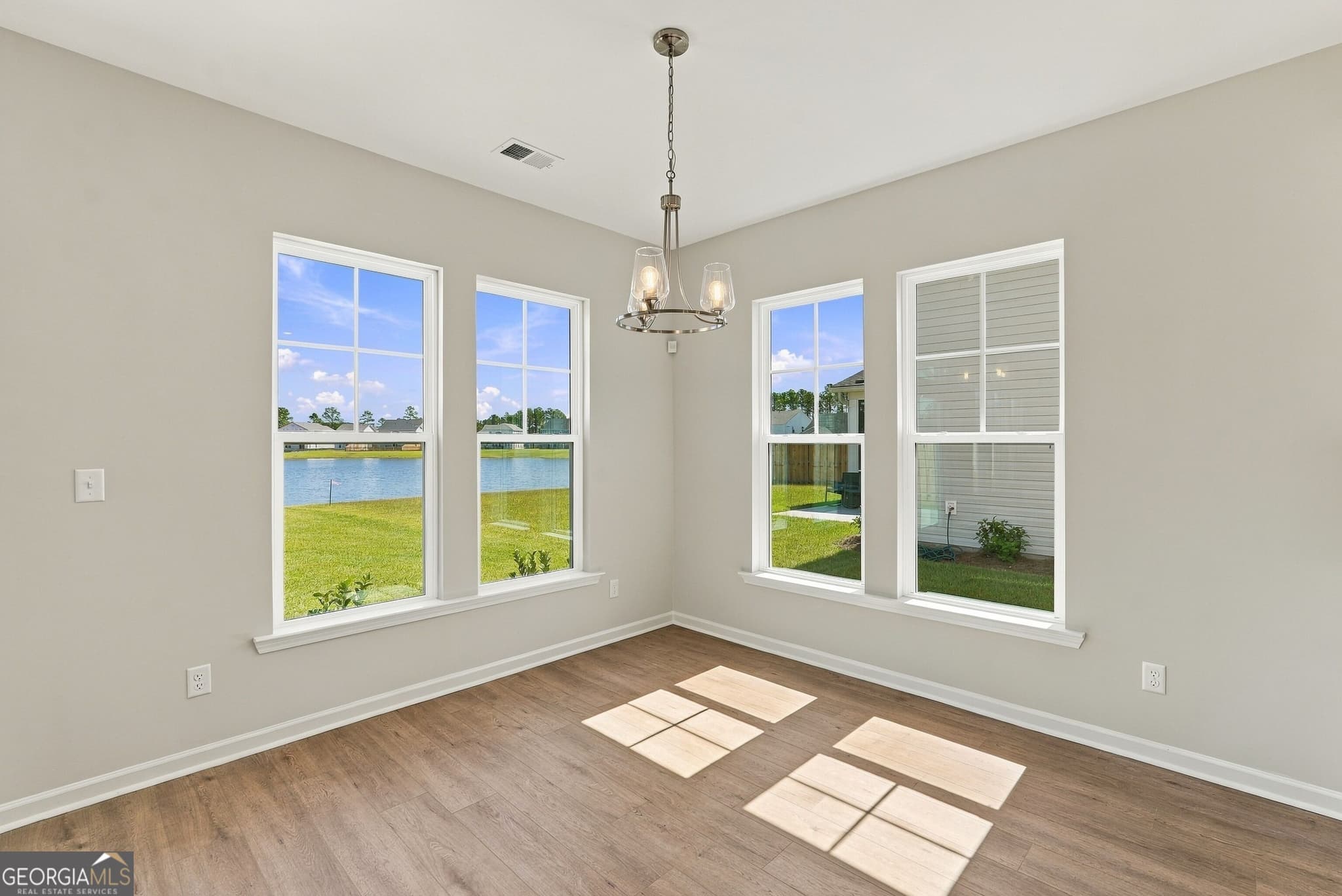 4 bedroom, 3.5 bathroom, 2,828 sq ft single family residence for sale at 318 Creek Way, Brunswick, GA 31525 — photo 9