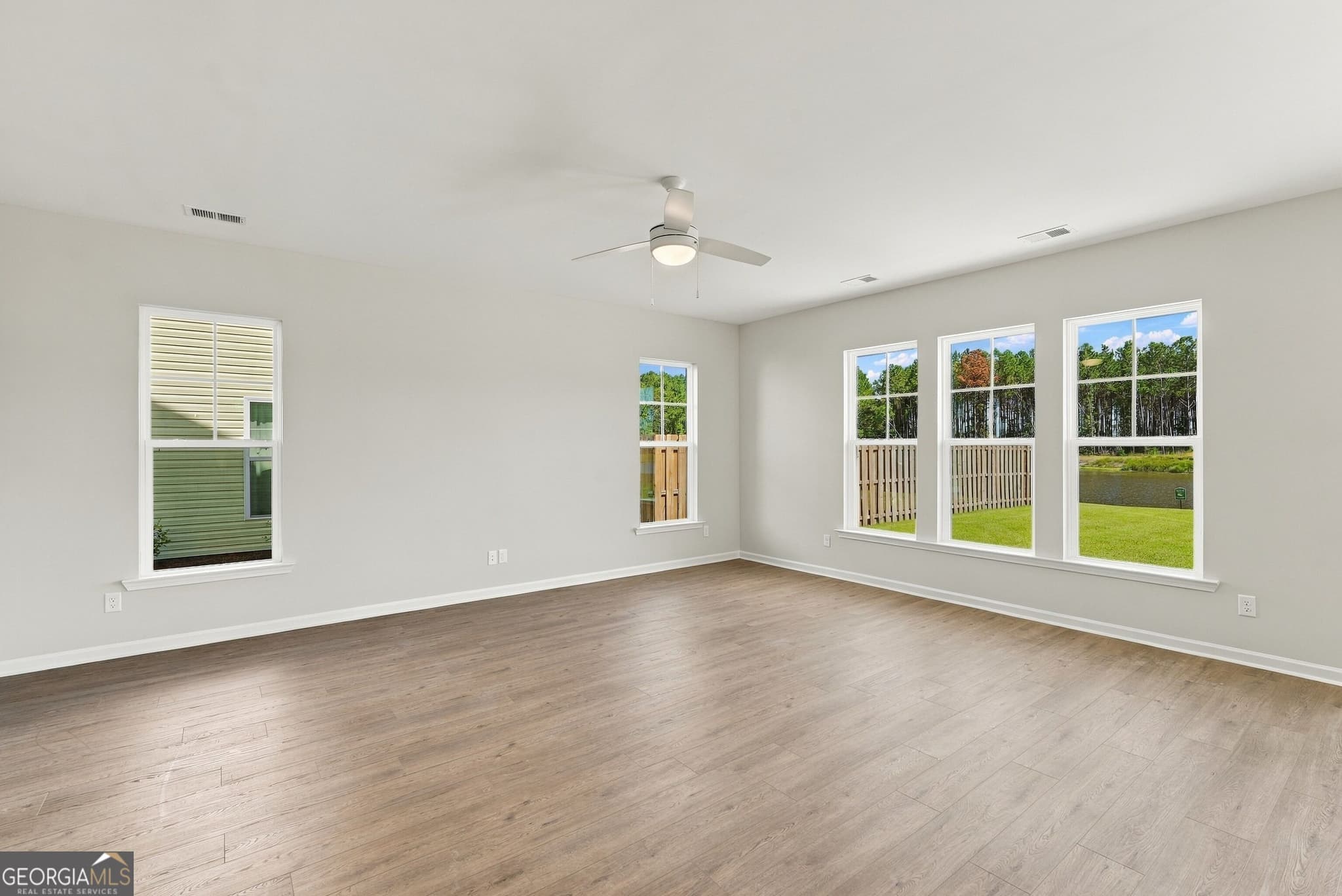 4 bedroom, 3.5 bathroom, 2,828 sq ft single family residence for sale at 318 Creek Way, Brunswick, GA 31525 — photo 10