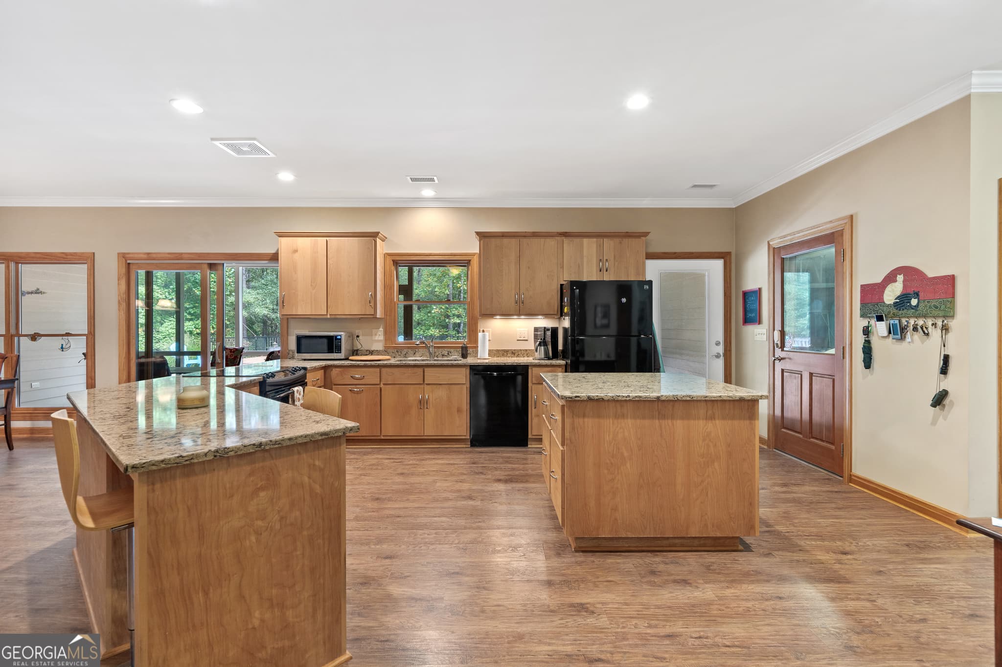3 bedroom, 2 bathroom, 1,900 sq ft single family residence for sale at 194 Deerfield Lane, Eatonton, GA 31024 — photo 9