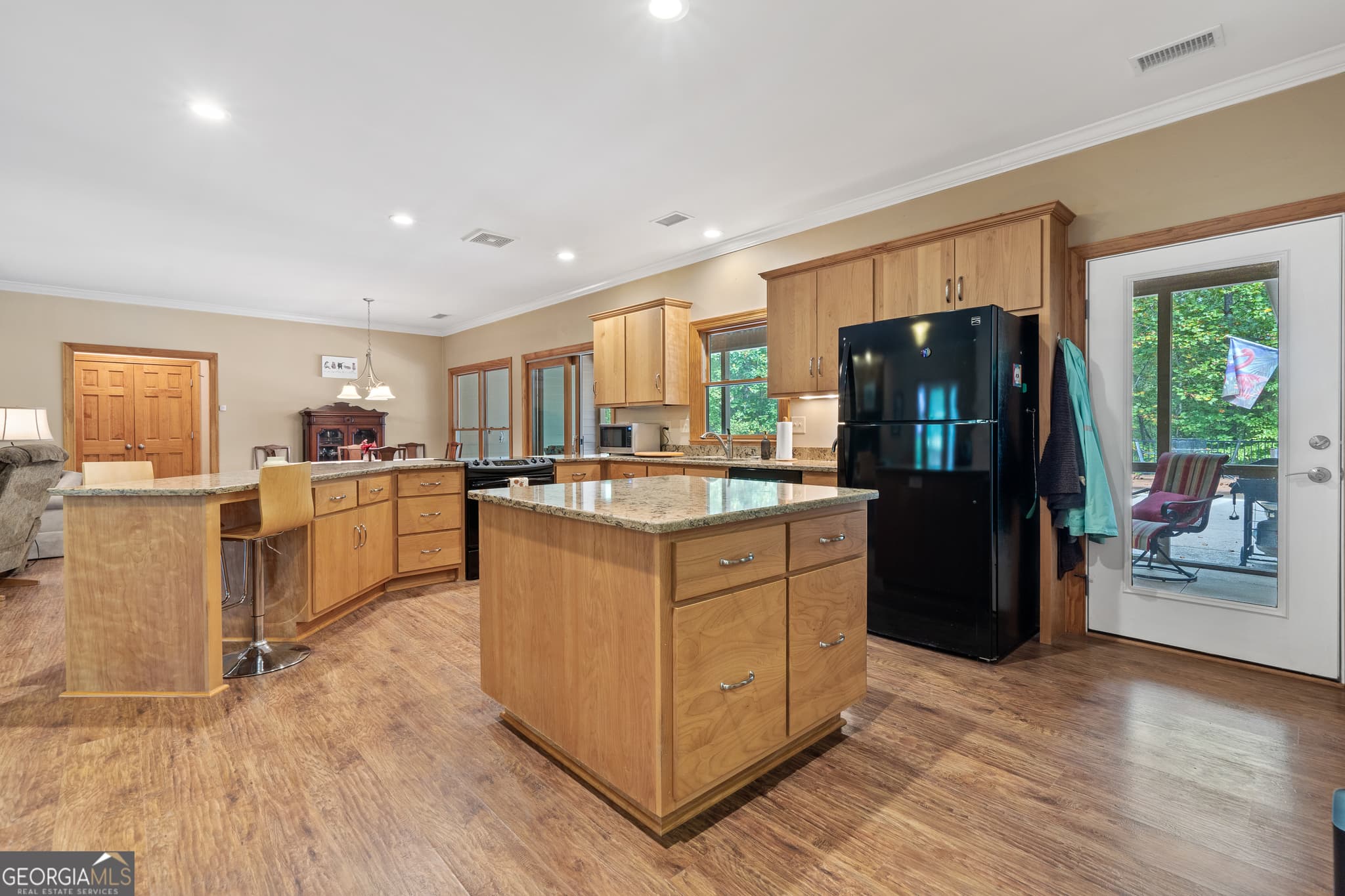 3 bedroom, 2 bathroom, 1,900 sq ft single family residence for sale at 194 Deerfield Lane, Eatonton, GA 31024 — photo 10