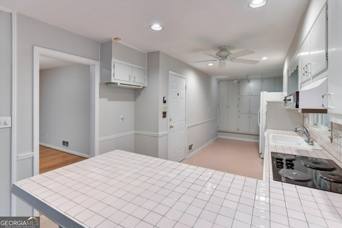 4 bedroom, 3 bathroom, 2,718 sq ft single family residence for rent at 1896 Winchester Trail, Chamblee, GA 30341 for $3,250 a month — photo 6