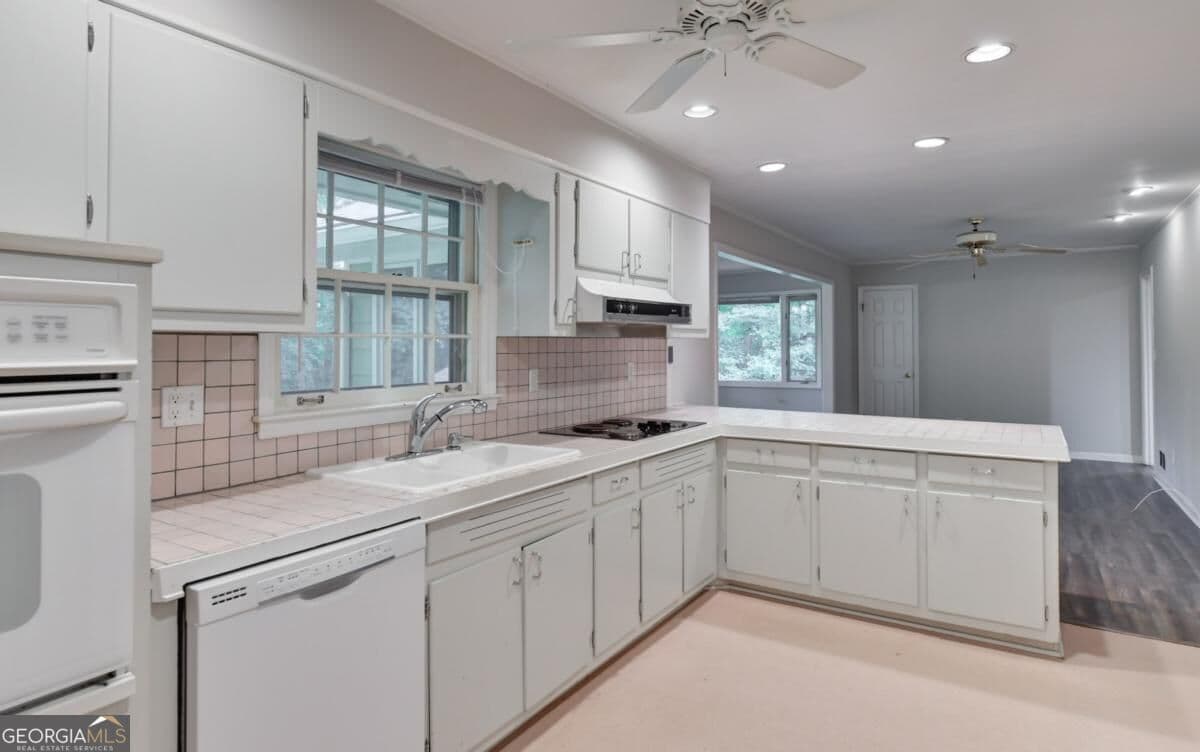 4 bedroom, 3 bathroom, 2,718 sq ft single family residence for rent at 1896 Winchester Trail, Chamblee, GA 30341 for $3,250 a month — photo 7