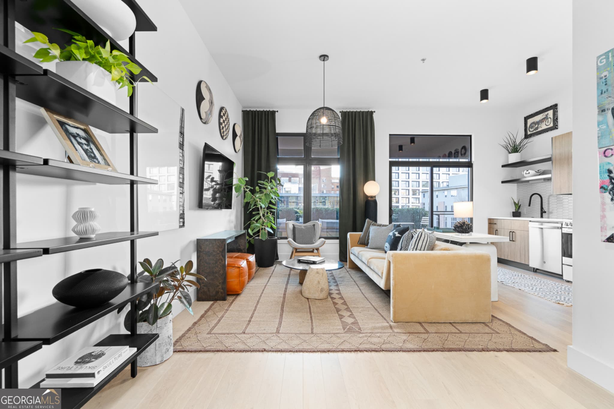 1 bedroom, 1 bathroom, 630 sq ft condominium for sale at 567 Ponce De Leon Avenue 406, Atlanta, GA 30308 — photo 4