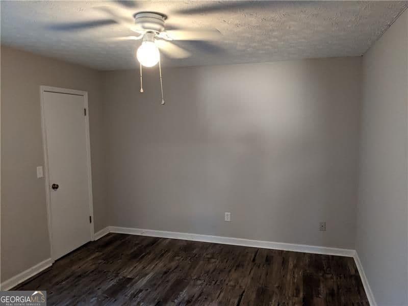 4 bedroom, 4 bathroom, 1,992 sq ft single family residence for sale at 341 SW Booth Circle, Marietta, GA 30008 — photo 9