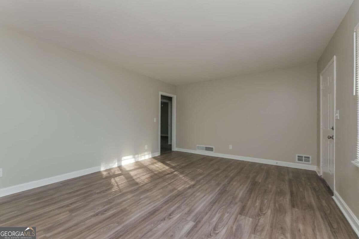 3 bedroom, 1.5 bathroom, 1,847 sq ft single family residence for rent at 123 New Hope Road, Fayetteville, GA 30214 for $2,300 a month — photo 2