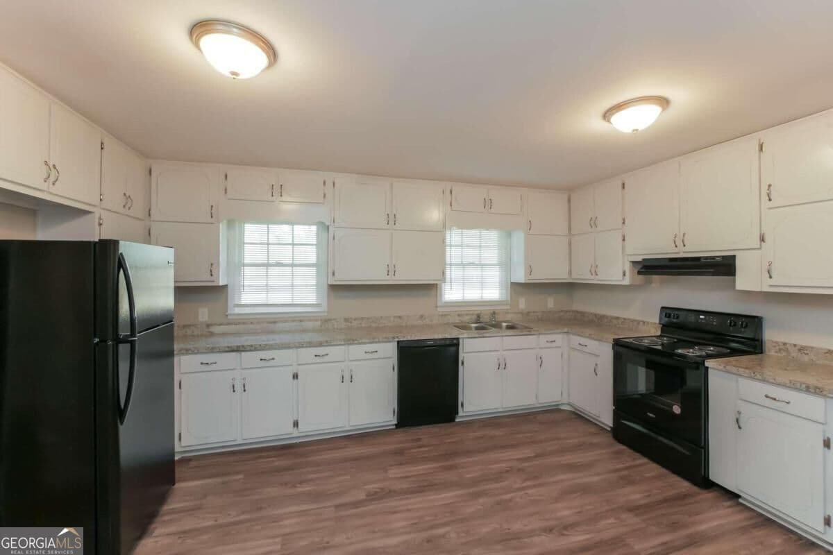 3 bedroom, 1.5 bathroom, 1,847 sq ft single family residence for rent at 123 New Hope Road, Fayetteville, GA 30214 for $2,300 a month — photo 7