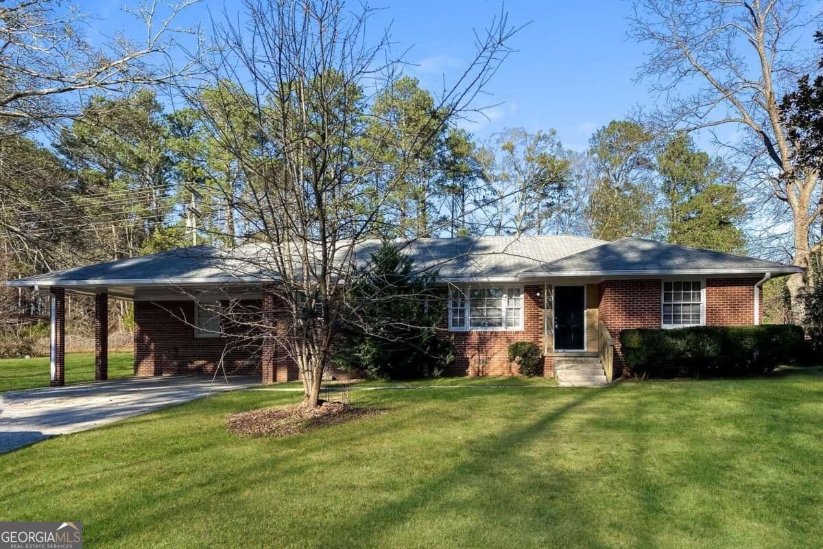3 bedroom, 1.5 bathroom, 1,847 sq ft single family residence for rent at 123 New Hope Road, Fayetteville, GA 30214 for $2,300 a month