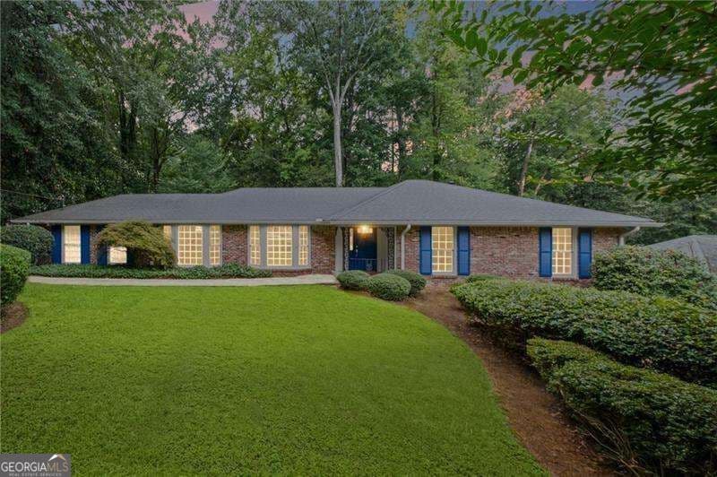 6 bedroom, 4.5 bathroom single family residence for rent at 6160 River Shore Parkway, Atlanta, GA 30328 for $5,400 a month — photo 2