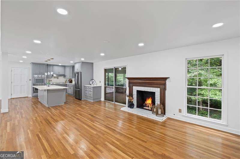 6 bedroom, 4.5 bathroom single family residence for rent at 6160 River Shore Parkway, Atlanta, GA 30328 for $5,400 a month — photo 6