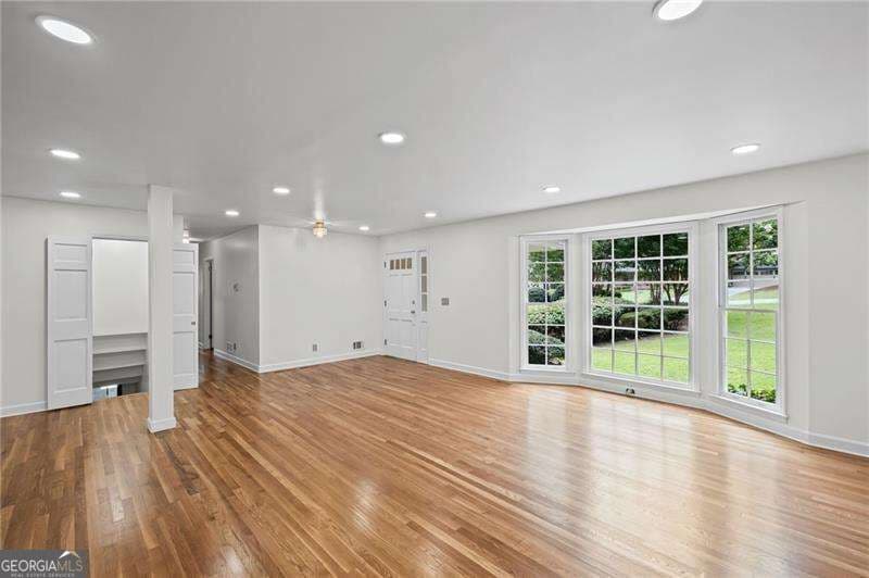 6 bedroom, 4.5 bathroom single family residence for rent at 6160 River Shore Parkway, Atlanta, GA 30328 for $5,400 a month — photo 7